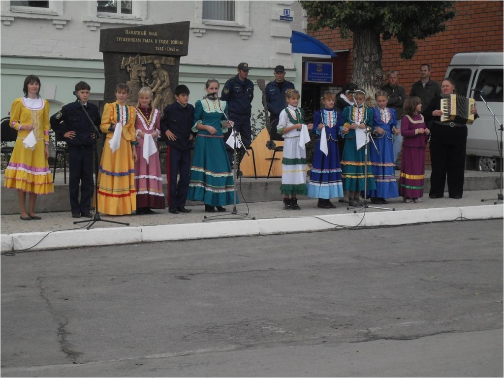 Выступление на казачьем параде.